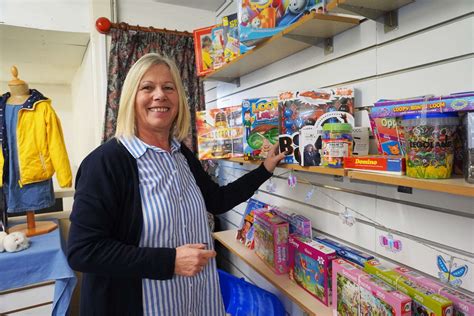 The Norfolk Hospice Tapping House Charity Shop Swaffham .